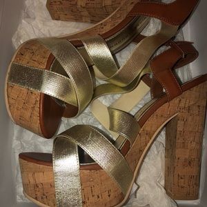 Size 10 Chinese Laundry Platform Sandals.